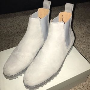 Men’s grey suede Chelsea boot